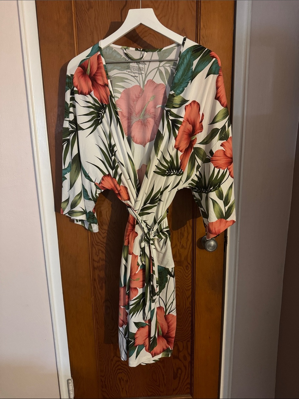 Floral Tie-Front Kimono Robe in White and Coral